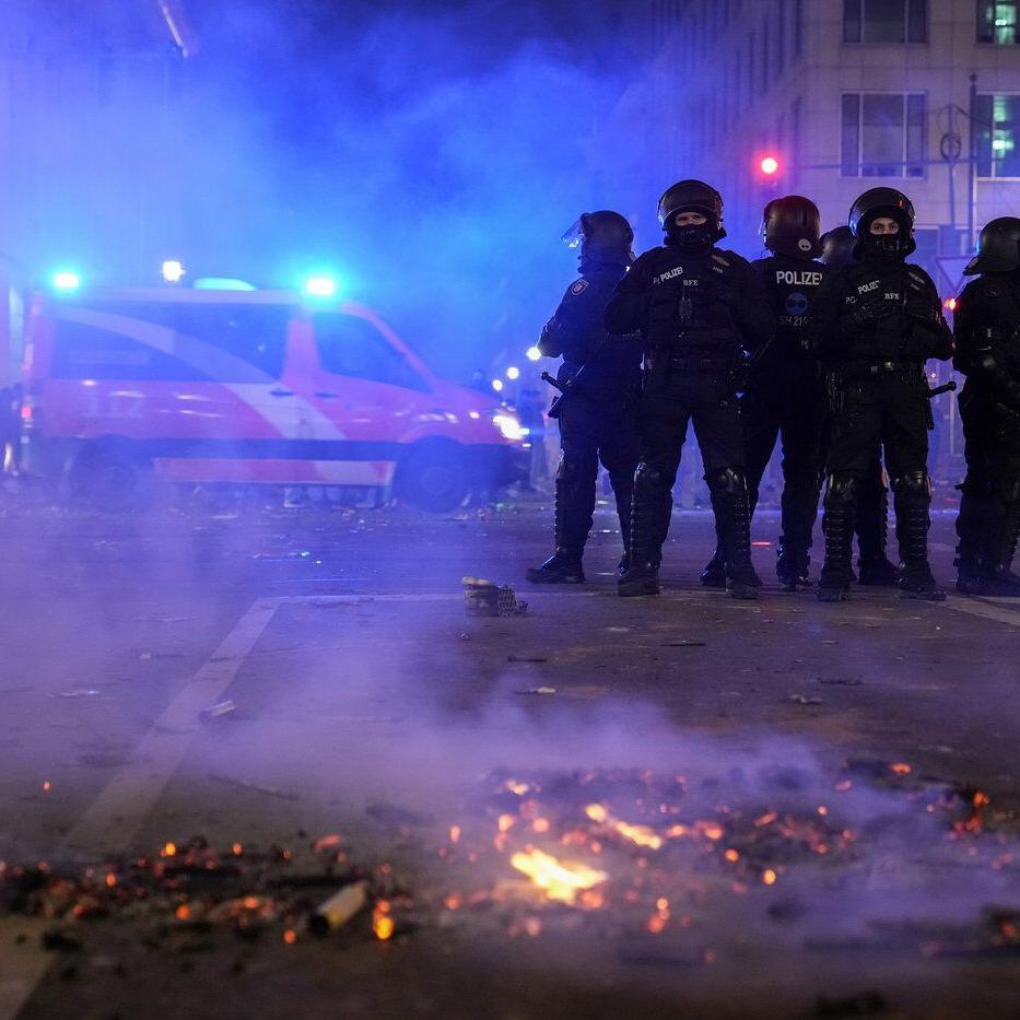 German government condemns New Year's Eve violence after hundreds of arrests